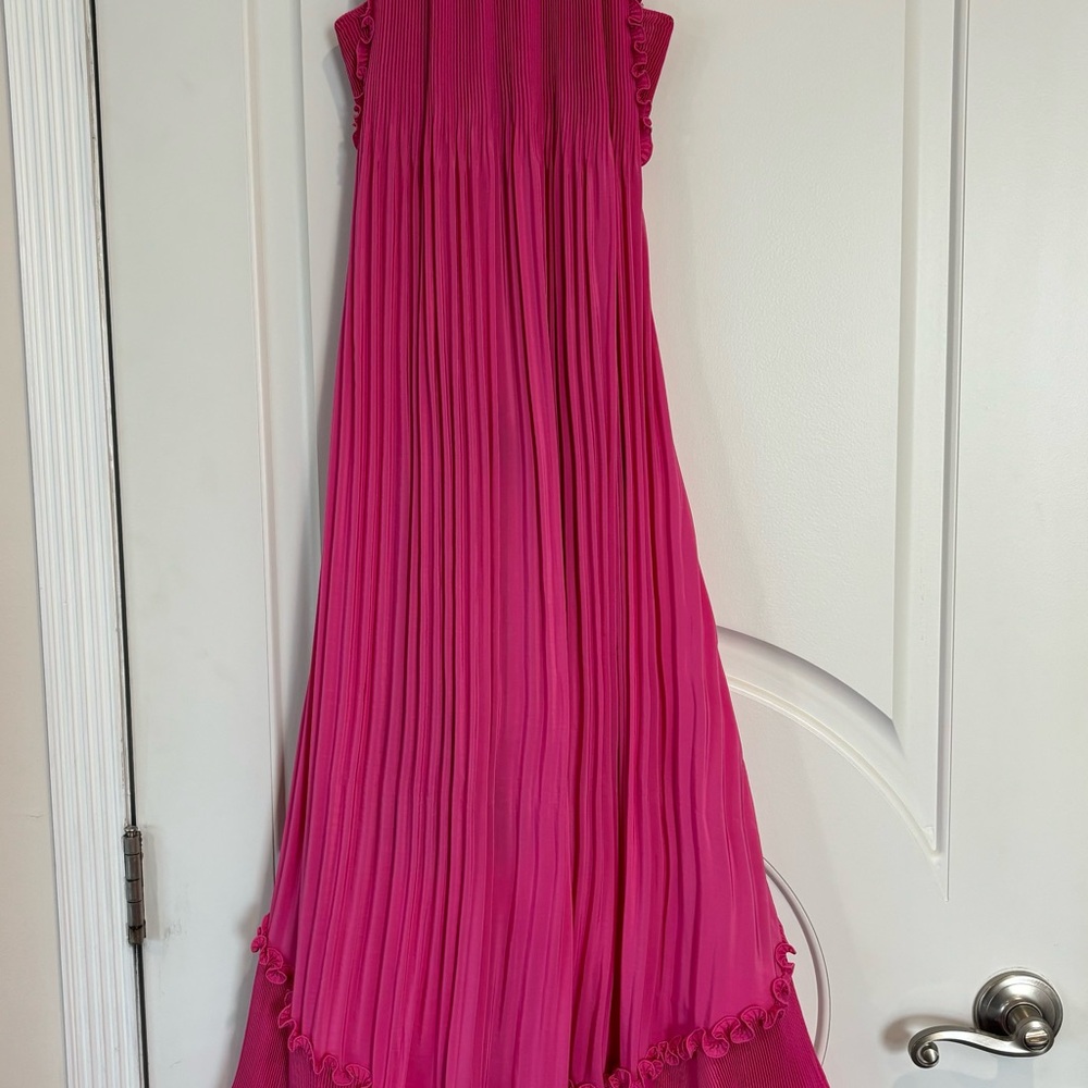 UNGARO Ruffle Dress - Picture 6 of 8